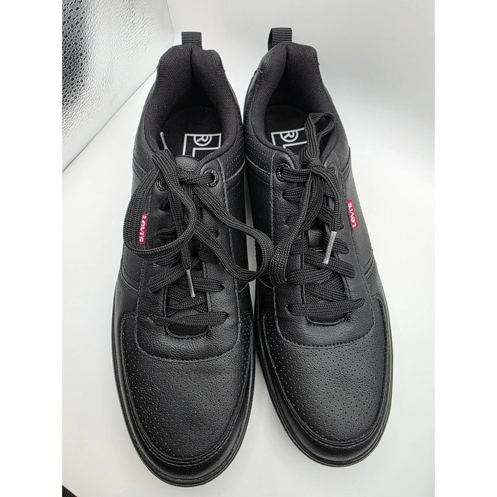 Levis Mens Black Synthetic Low Top Sneakers Size 9.5 US - Never worn